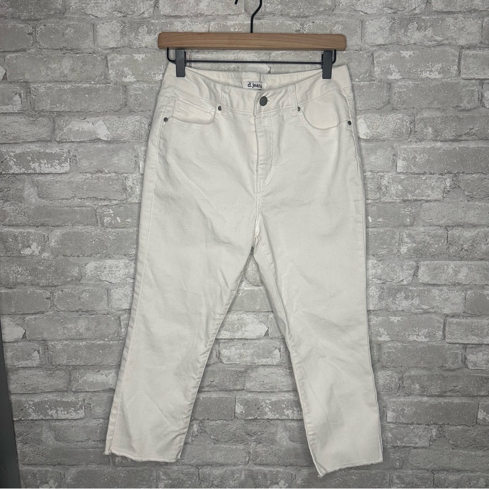 EUC d. jeans Women’s Crisp White Denim Jeans Size 8 Capri Length